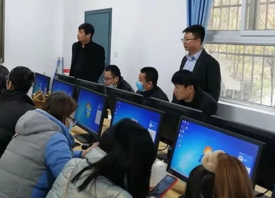 县教育局举办云桌面计算机房管理应用培训会，强化计算机房维护服务能力